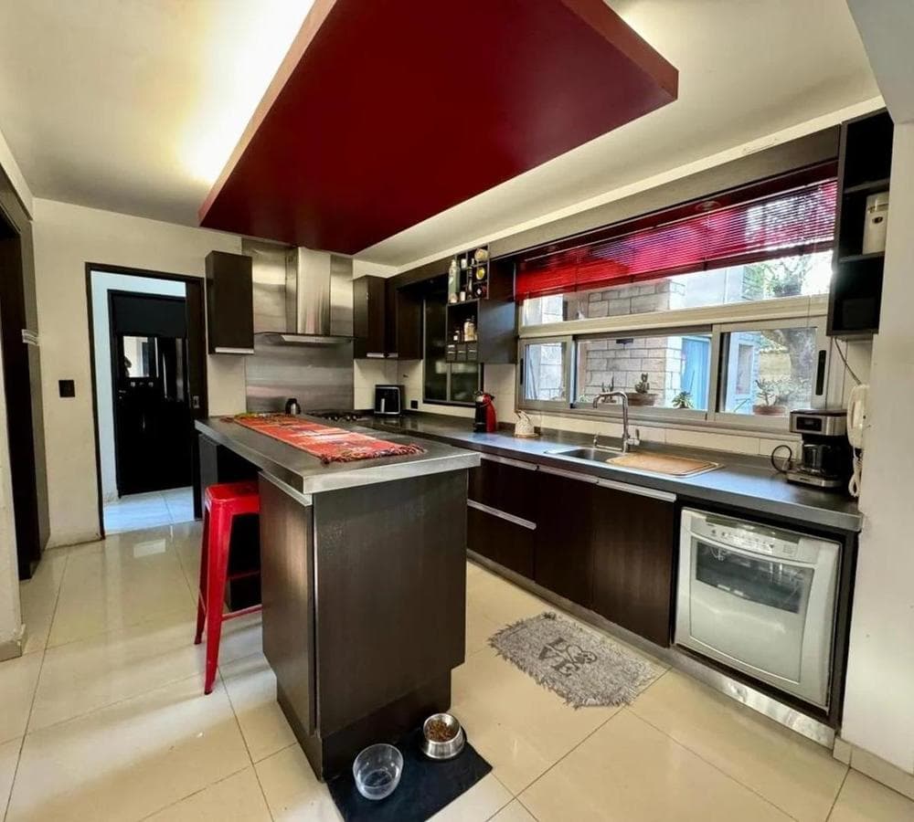 SPECTACULAR 4-BEDROOM VILLA IN CIUDAD JARDIN