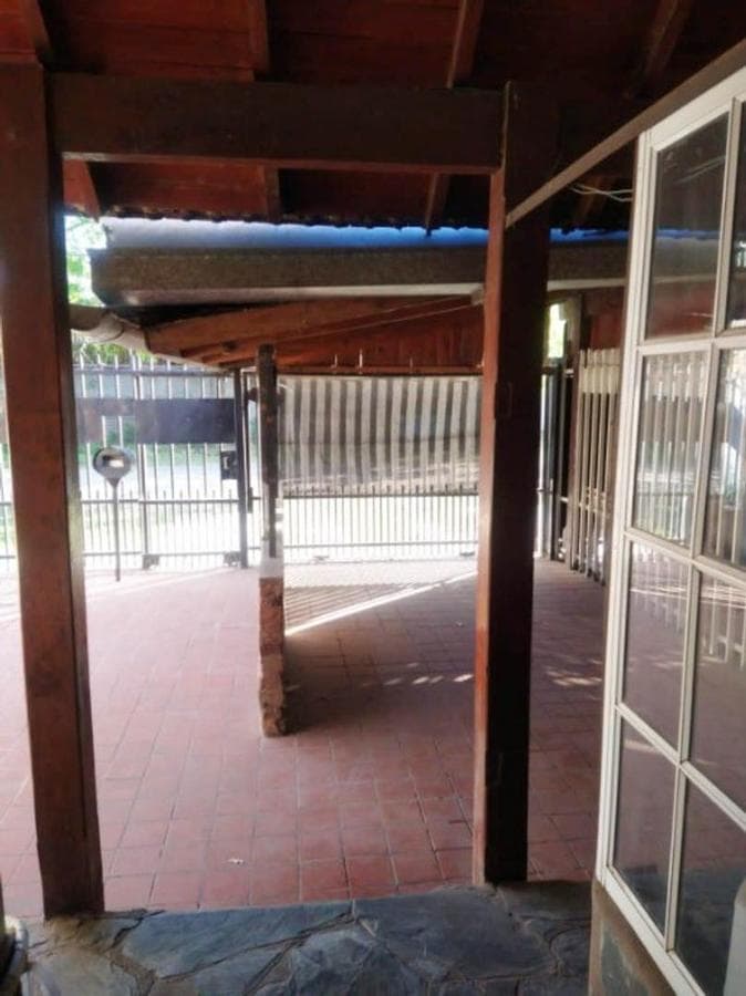 HOUSE WITH APARTMENT FOR SALE IN PASO DEL REY