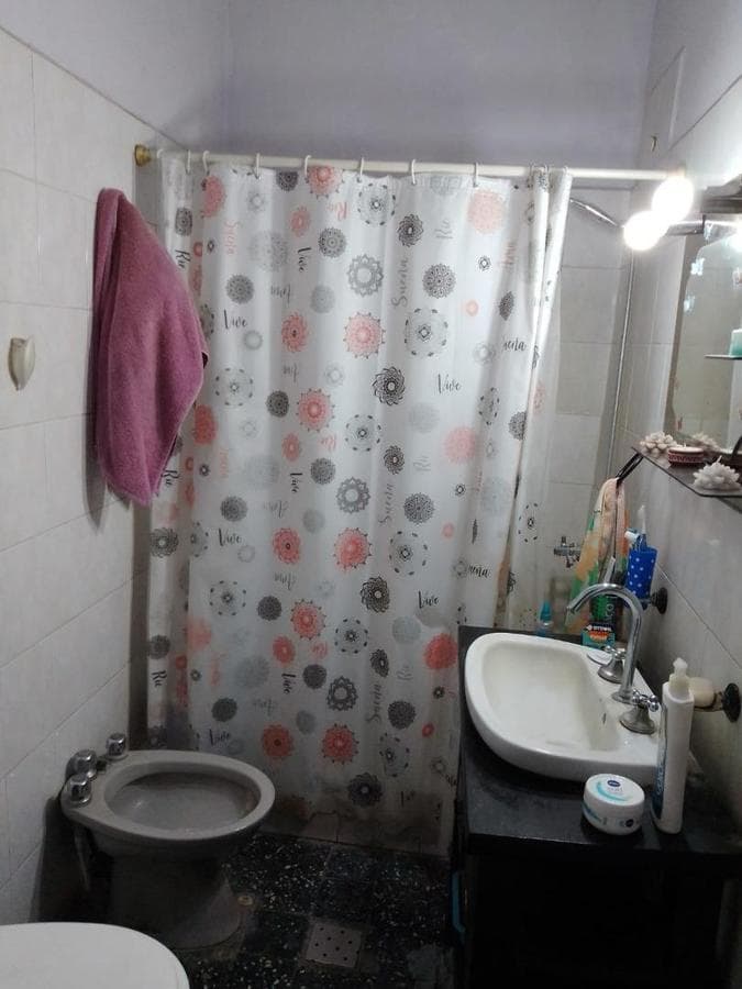 TERRENO CON DOS CASAS: IDEAL PARA INVERSORES, DUEÑO FINANCIA