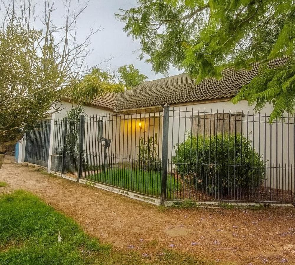HOUSE FOR SALE 4 ROOMS IN PASO DEL REY
