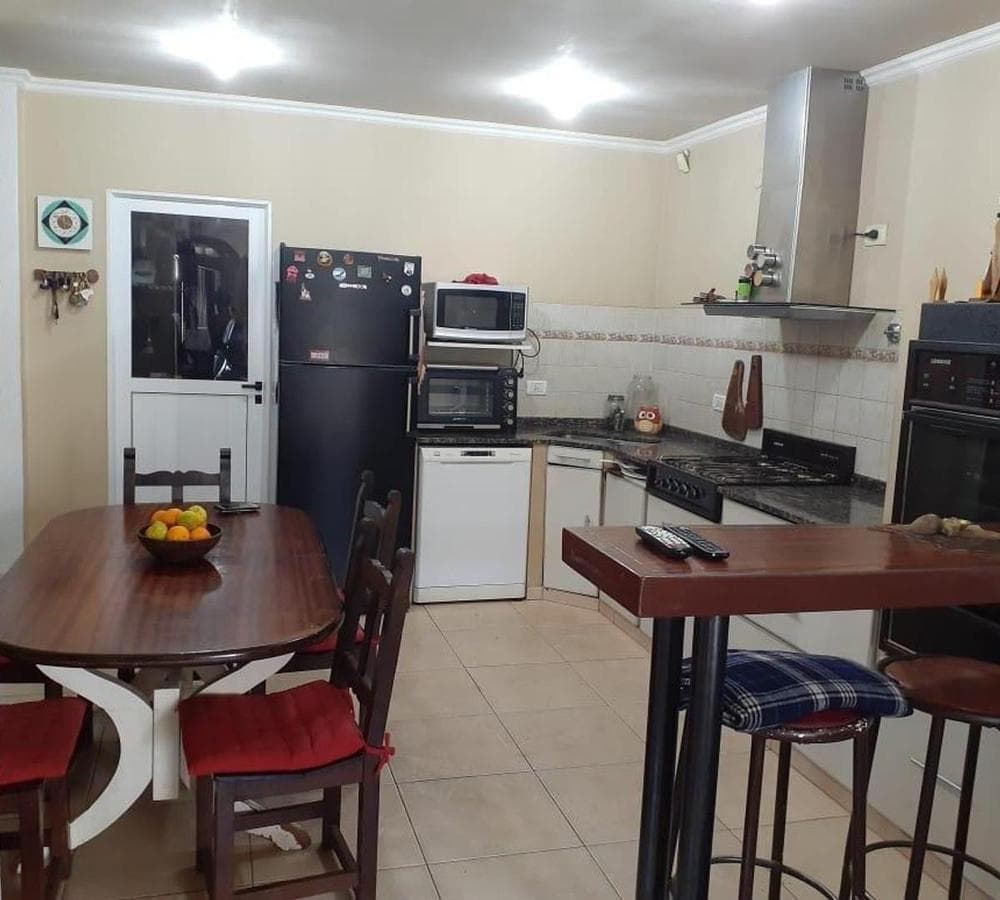 HOUSE FOR SALE 4 ROOMS IN PASO DEL REY