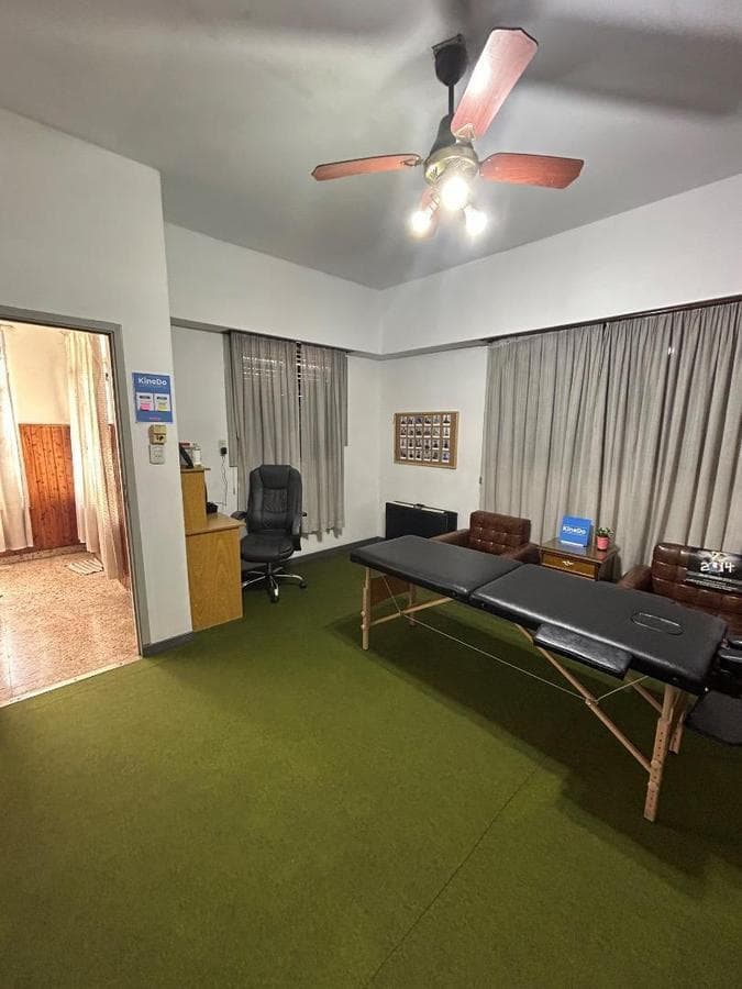 5-Room American-Style House for Sale in Hurlingham—Qualifies for Financing