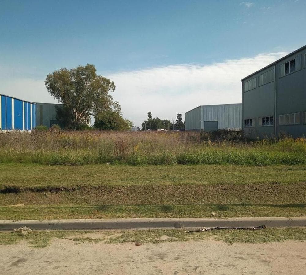 LOT FOR SALE in the General Rodriguez Industrial Park