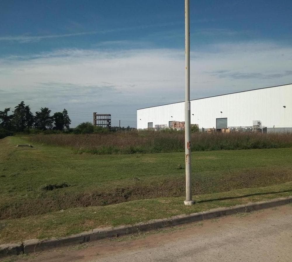 LOT FOR SALE in the General Rodriguez Industrial Park