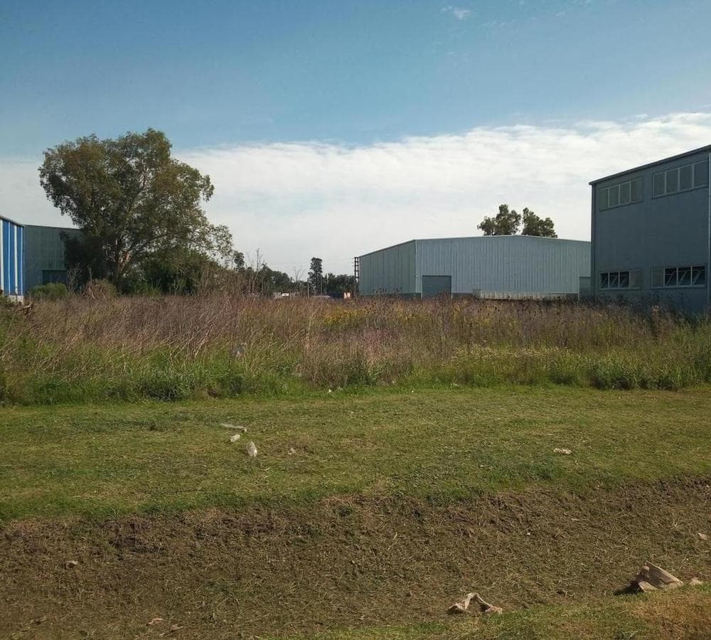 LOT FOR SALE in the General Rodriguez Industrial Park