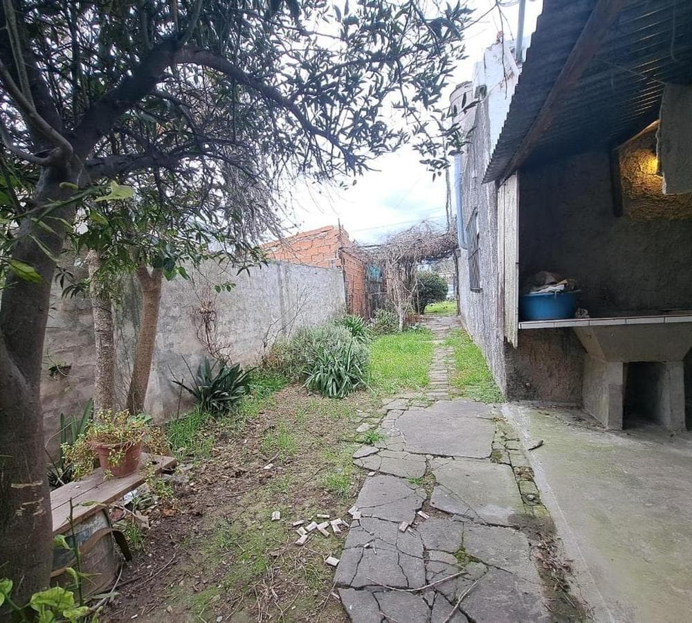 HOUSE FOR SALE: 3-ROOM HOME IN MERLO