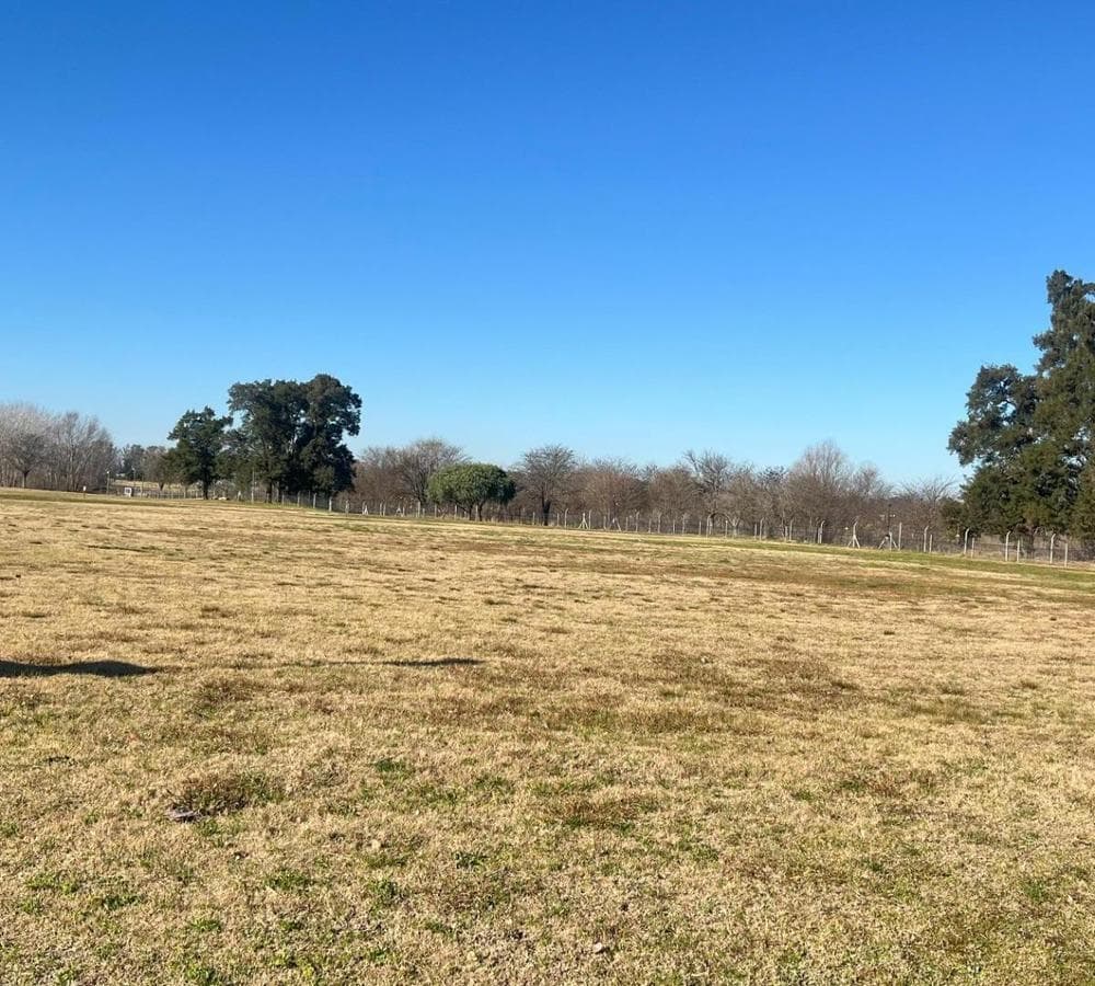 A MUST-SEE LOT IN THE SANTA INÉS NEIGHBORHOOD, LUJÁN REGION