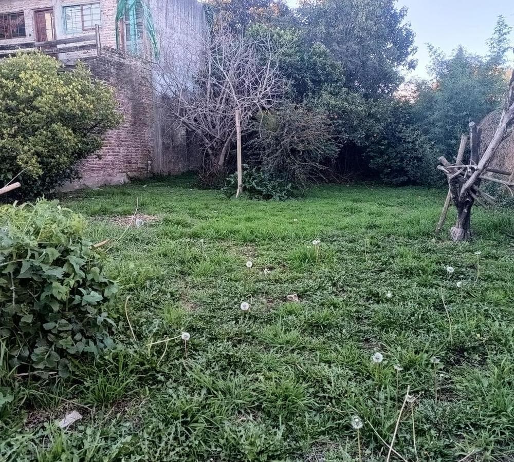 HOUSE IN NEED OF RENOVATION IN PASO DEL REY. GREAT OPPORTUNITY