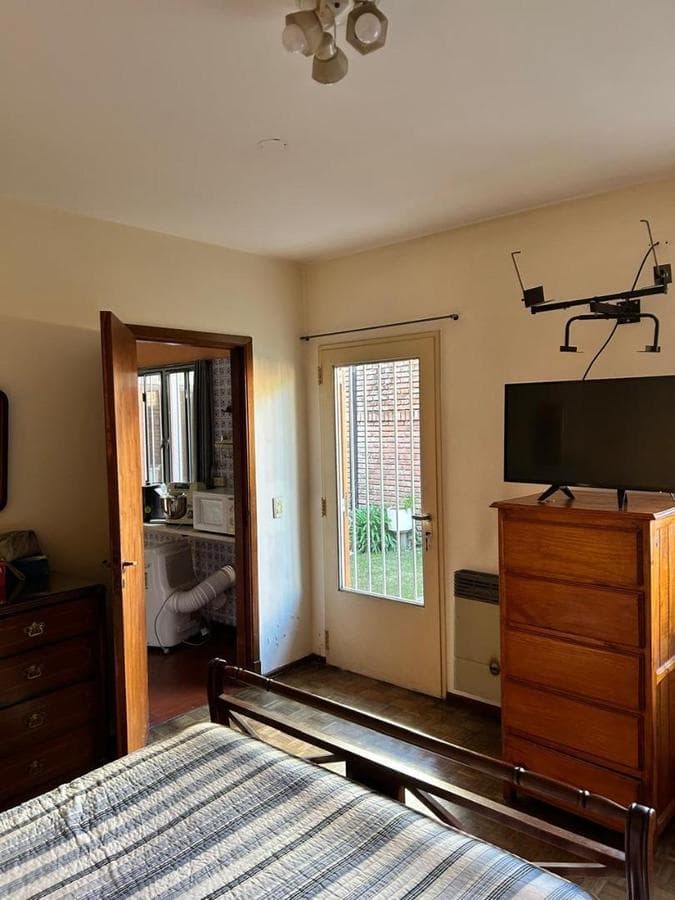 FOR SALE: PROPERTY FOR ENTREPRENEURS—SUITABLE FOR A HOSTEL OR MEDICAL OFFICES