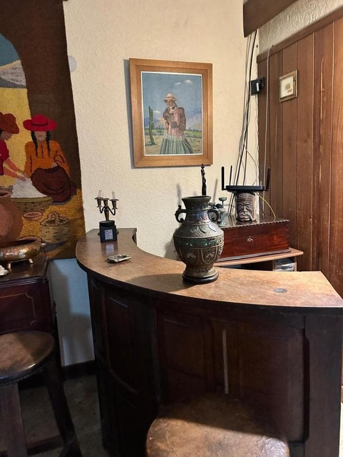 FOR SALE: PROPERTY FOR ENTREPRENEURS—SUITABLE FOR A HOSTEL OR MEDICAL OFFICES