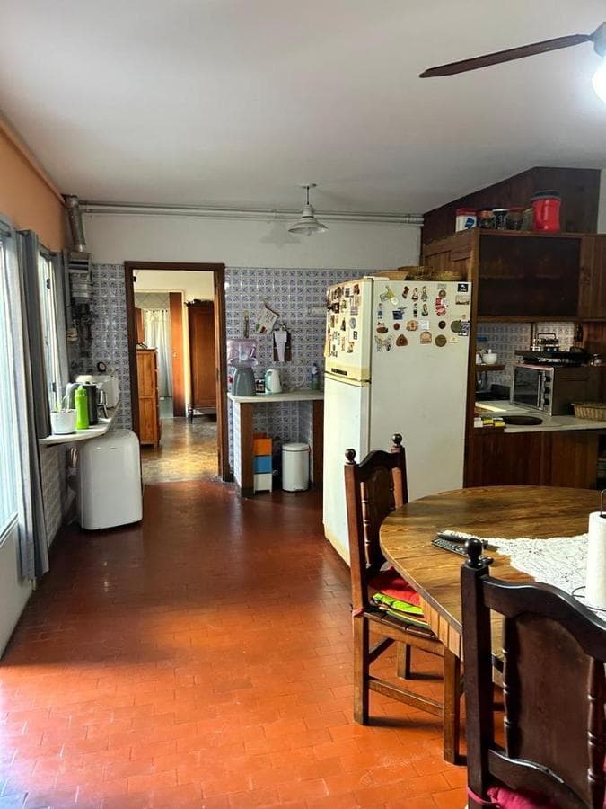 FOR SALE: PROPERTY FOR ENTREPRENEURS—SUITABLE FOR A HOSTEL OR MEDICAL OFFICES