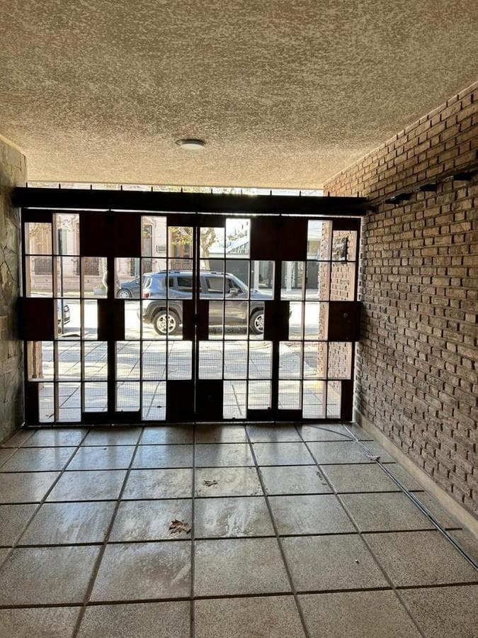 FOR SALE: PROPERTY FOR ENTREPRENEURS—SUITABLE FOR A HOSTEL OR MEDICAL OFFICES