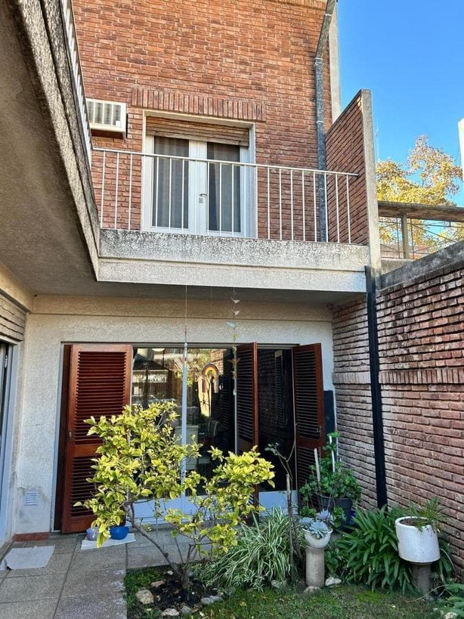 FOR SALE: PROPERTY FOR ENTREPRENEURS—SUITABLE FOR A HOSTEL OR MEDICAL OFFICES