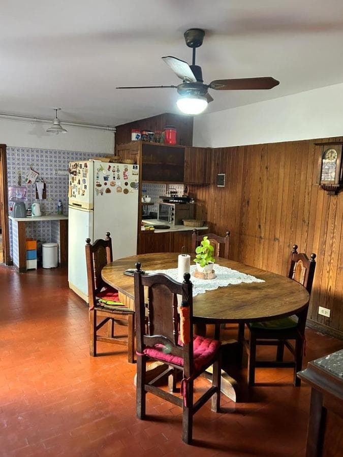 FOR SALE: PROPERTY FOR ENTREPRENEURS—SUITABLE FOR A HOSTEL OR MEDICAL OFFICES