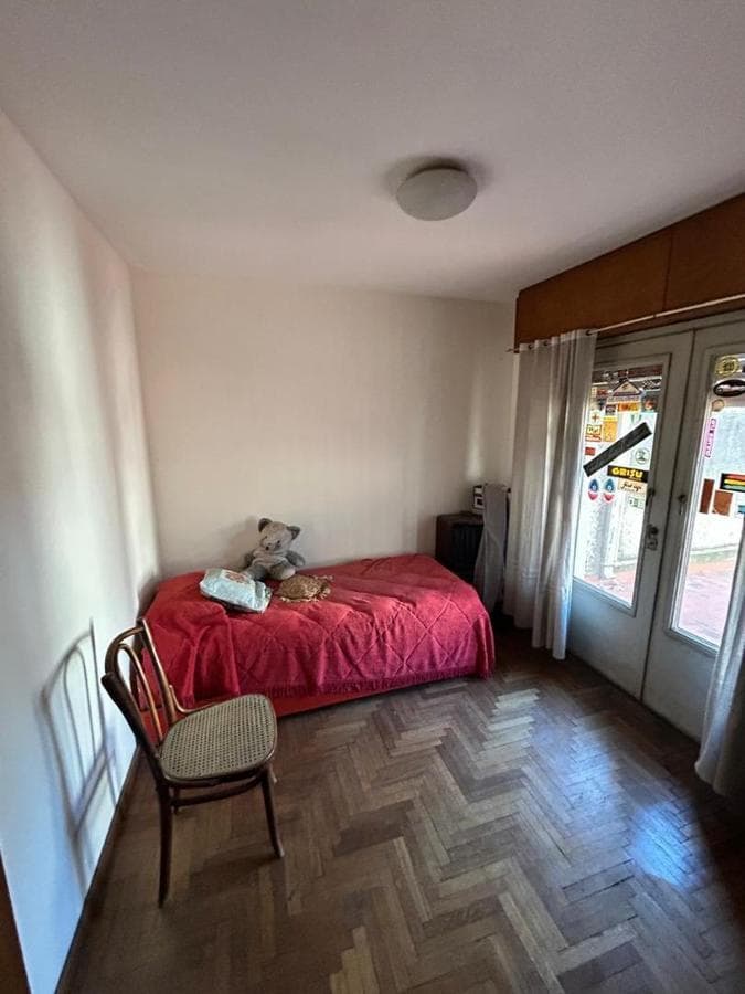 FOR SALE: PROPERTY FOR ENTREPRENEURS—SUITABLE FOR A HOSTEL OR MEDICAL OFFICES