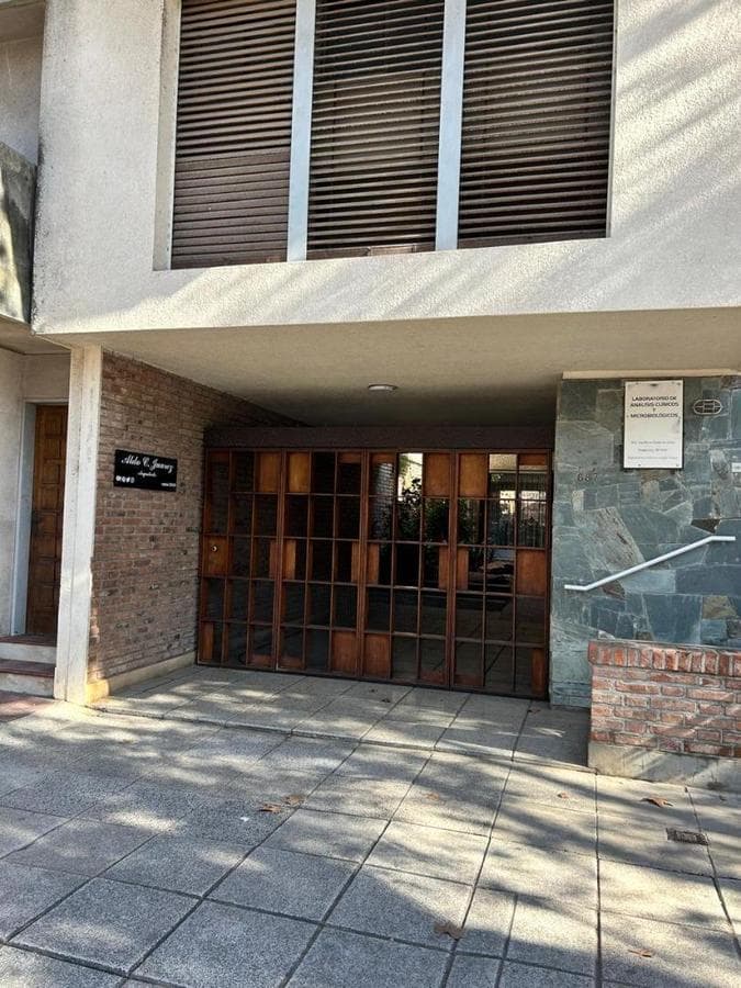 FOR SALE: PROPERTY FOR ENTREPRENEURS—SUITABLE FOR A HOSTEL OR MEDICAL OFFICES