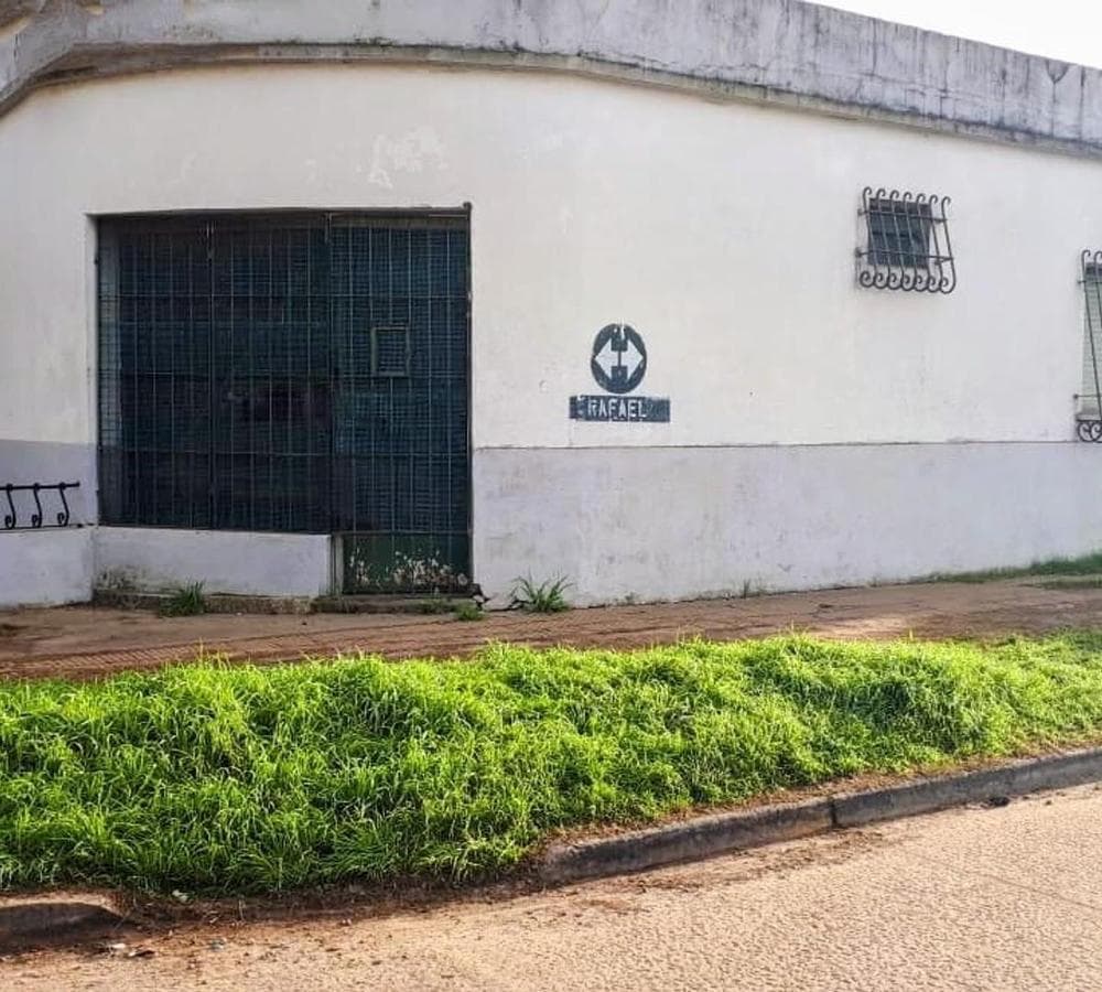 HOUSE FOR SALE ON MONO STREET IN MORENO SUR