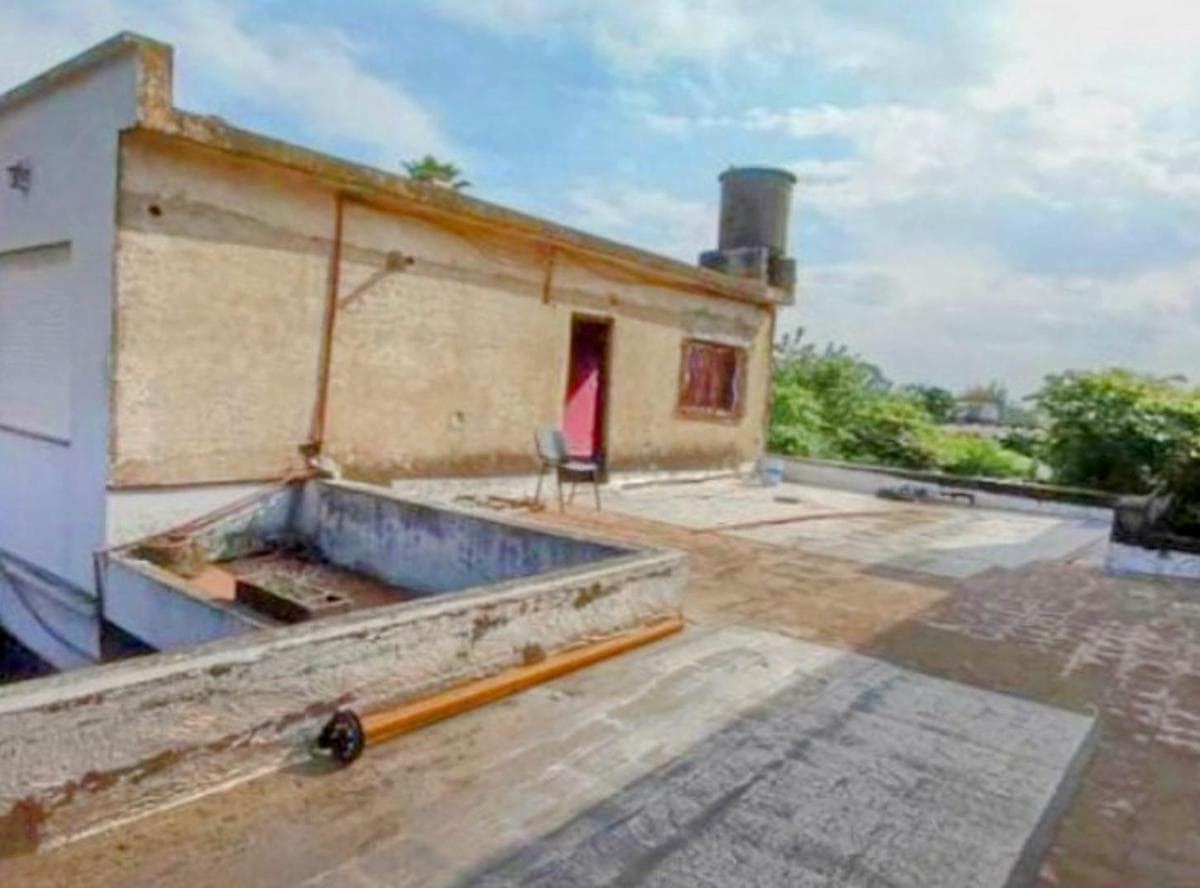 HOUSE WITH COMMERCIAL SPACE IN POMPEYA, MERLO