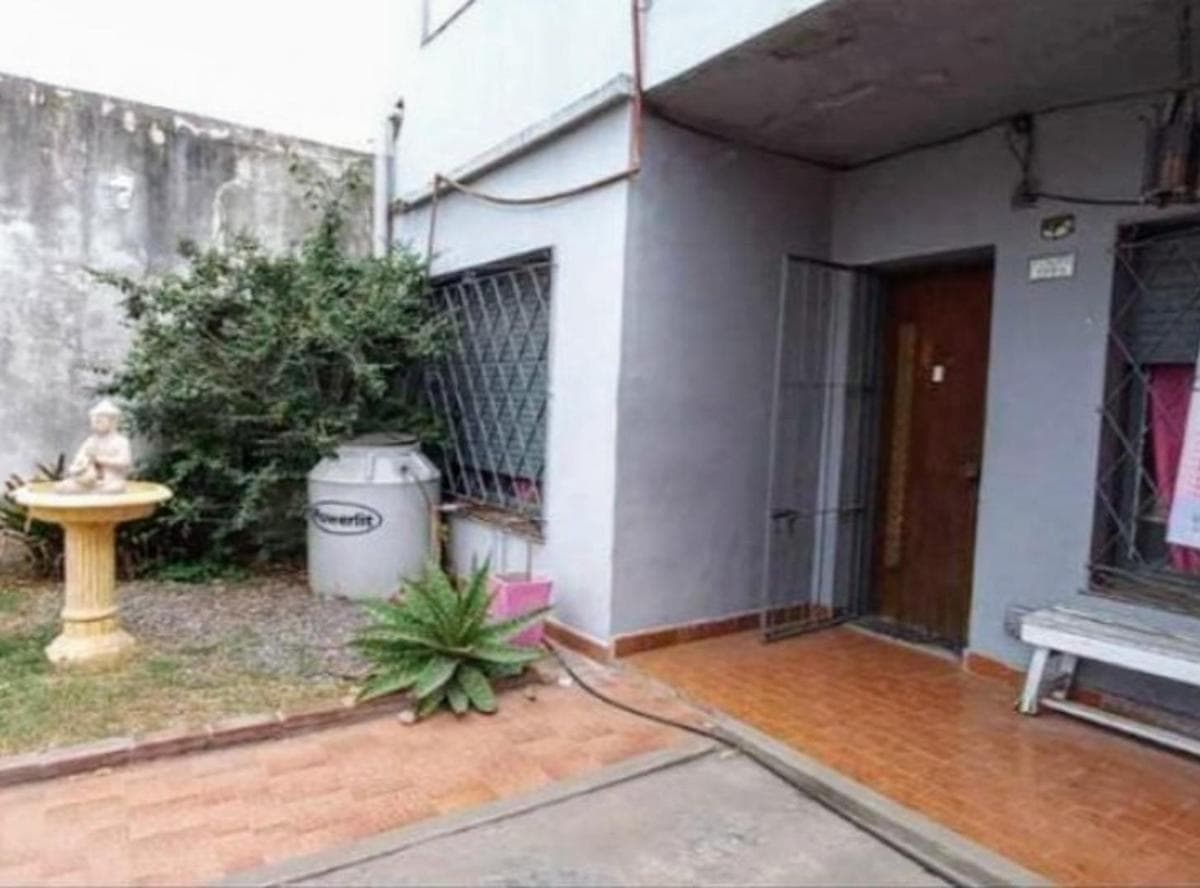HOUSE WITH COMMERCIAL SPACE IN POMPEYA, MERLO
