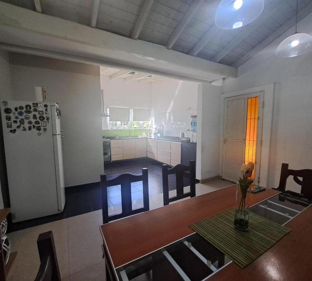 HOUSE FOR SALE IN MORENO SUR
