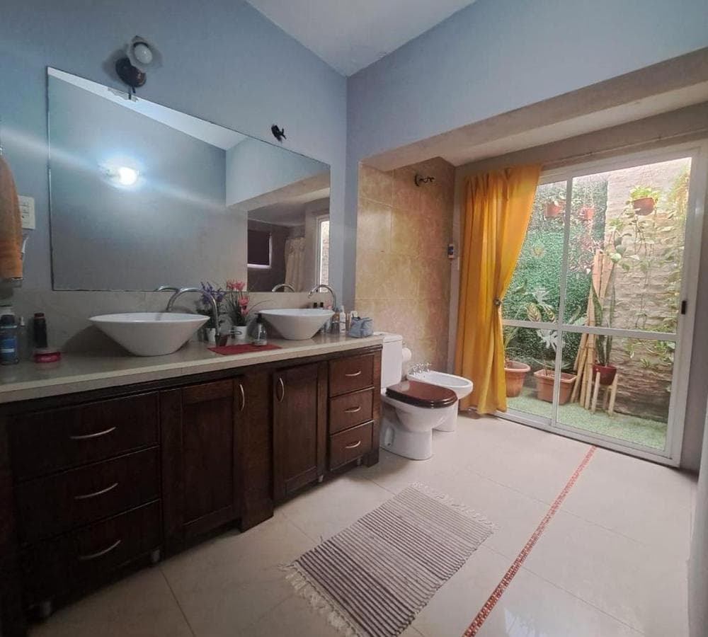HOUSE FOR SALE IN MORENO SUR