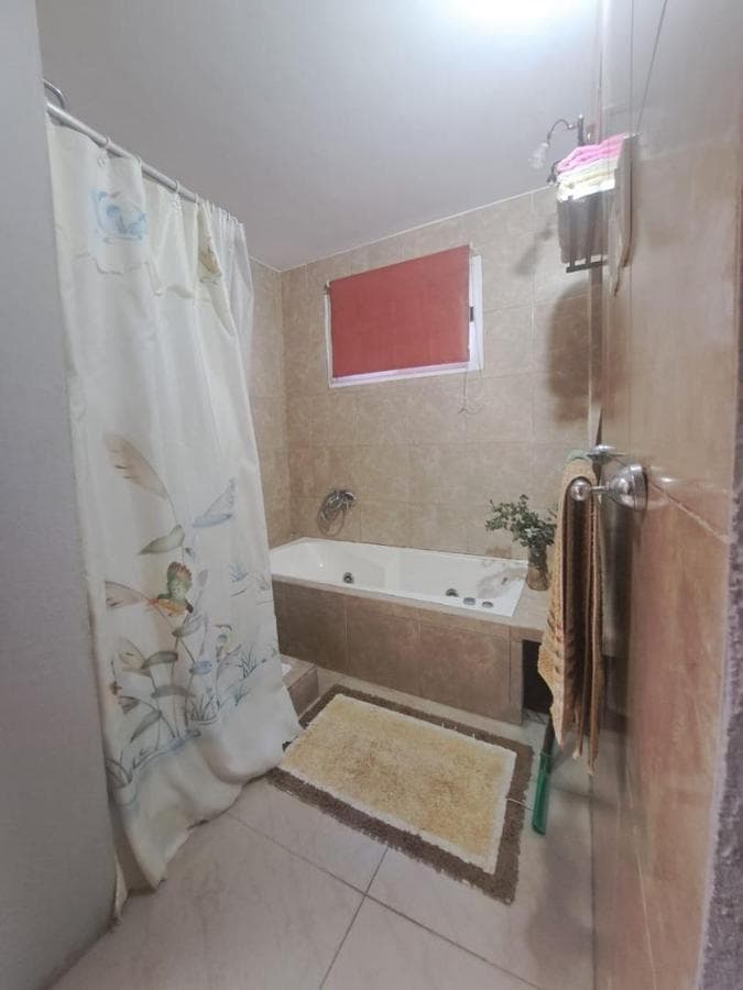 HOUSE FOR SALE IN MORENO SUR