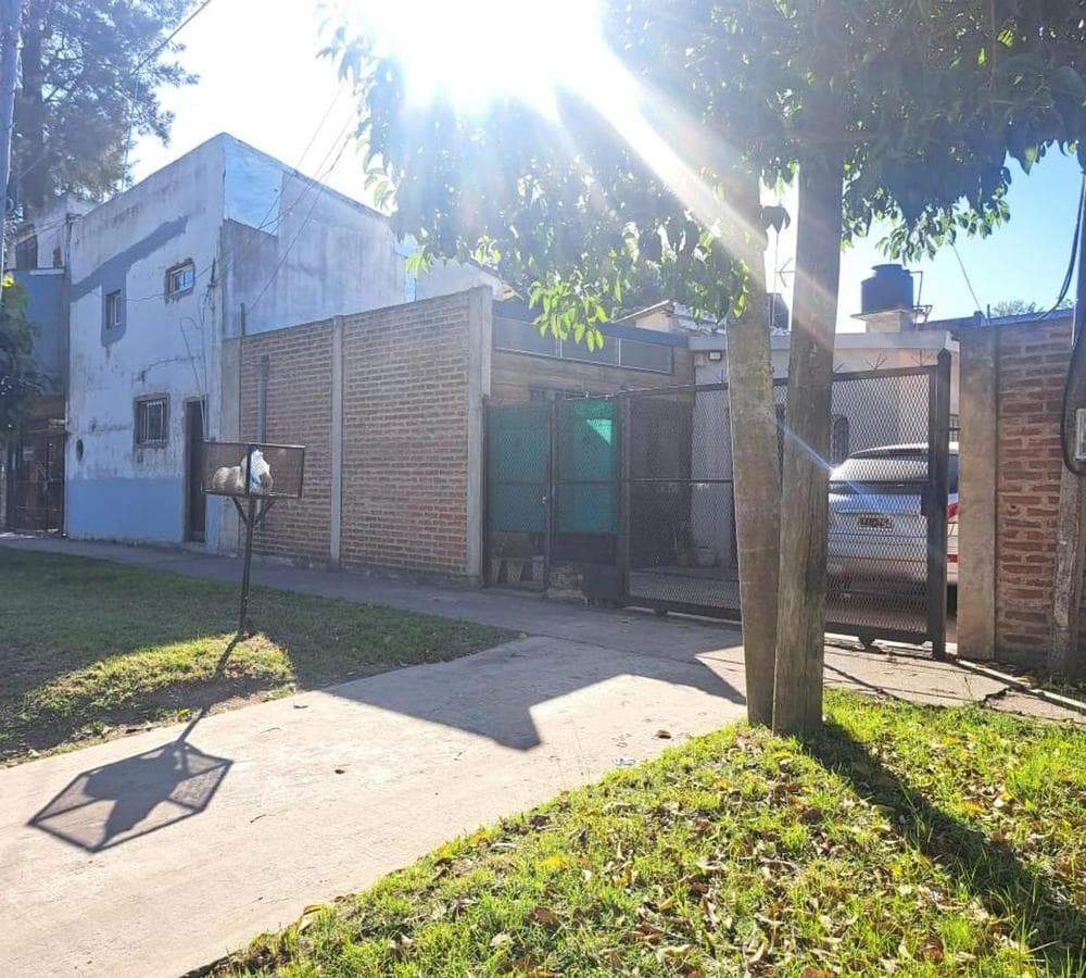 HOUSE FOR SALE IN MORENO SUR