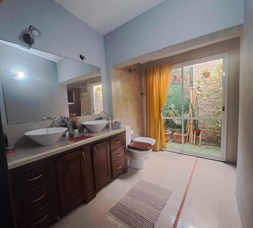 HOUSE FOR SALE IN MORENO SUR