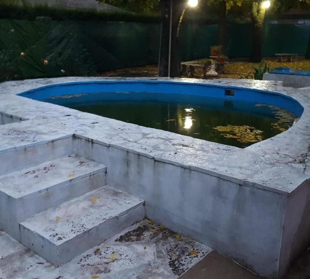 FOR SALE: Country-style house with pool + 3-room apartment