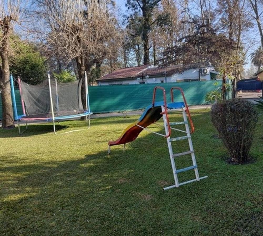 FOR SALE: Country-style house with pool + 3-room apartment