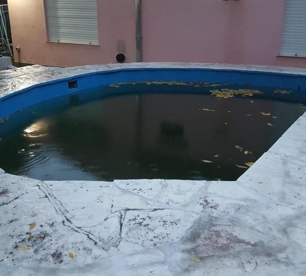 FOR SALE: Country-style house with pool + 3-room apartment