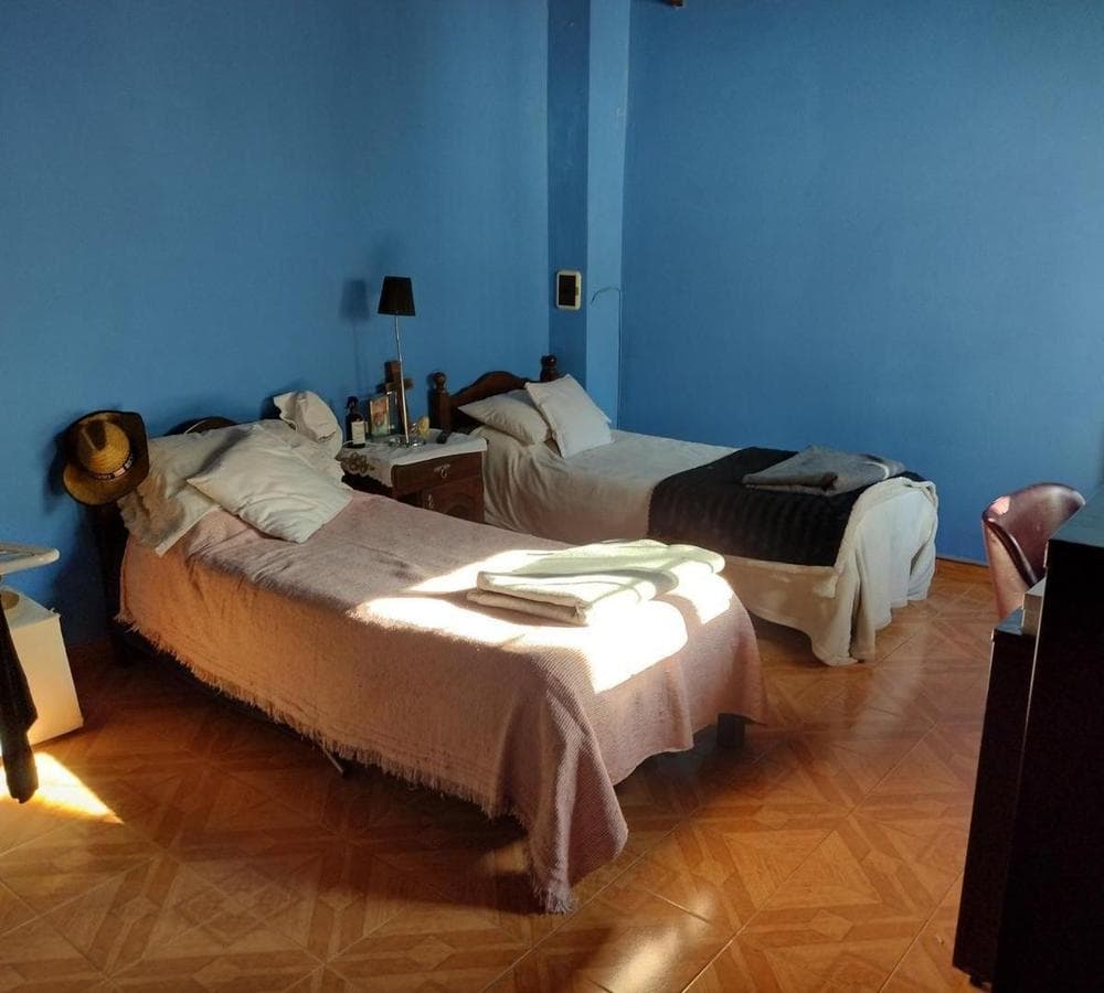 FOR SALE: Country-style house with pool + 3-room apartment