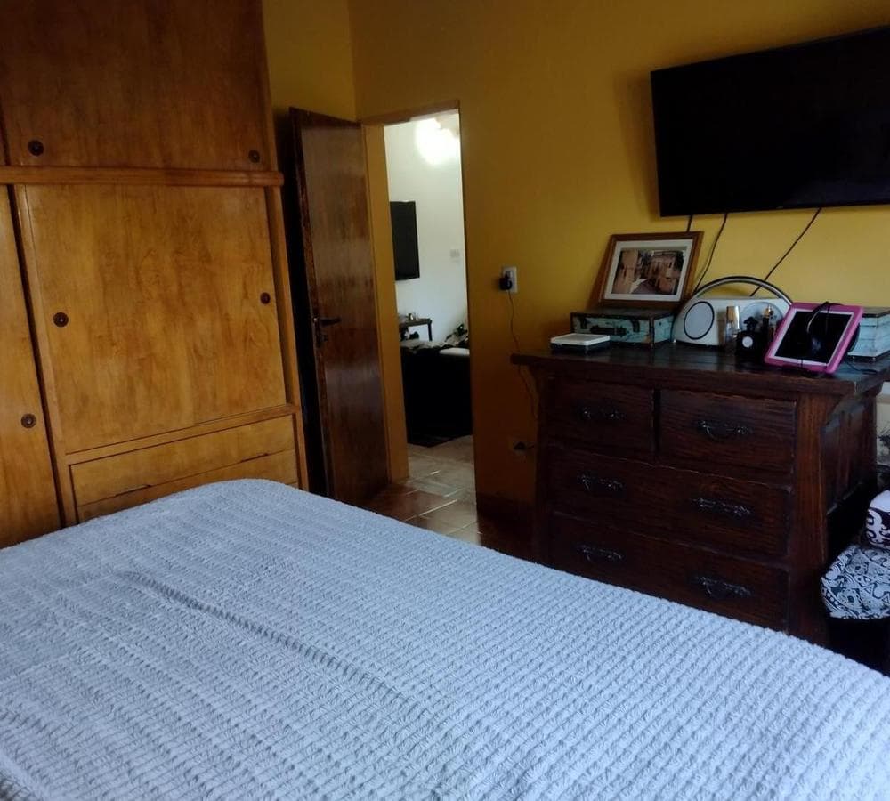 FOR SALE: Country-style house with pool + 3-room apartment