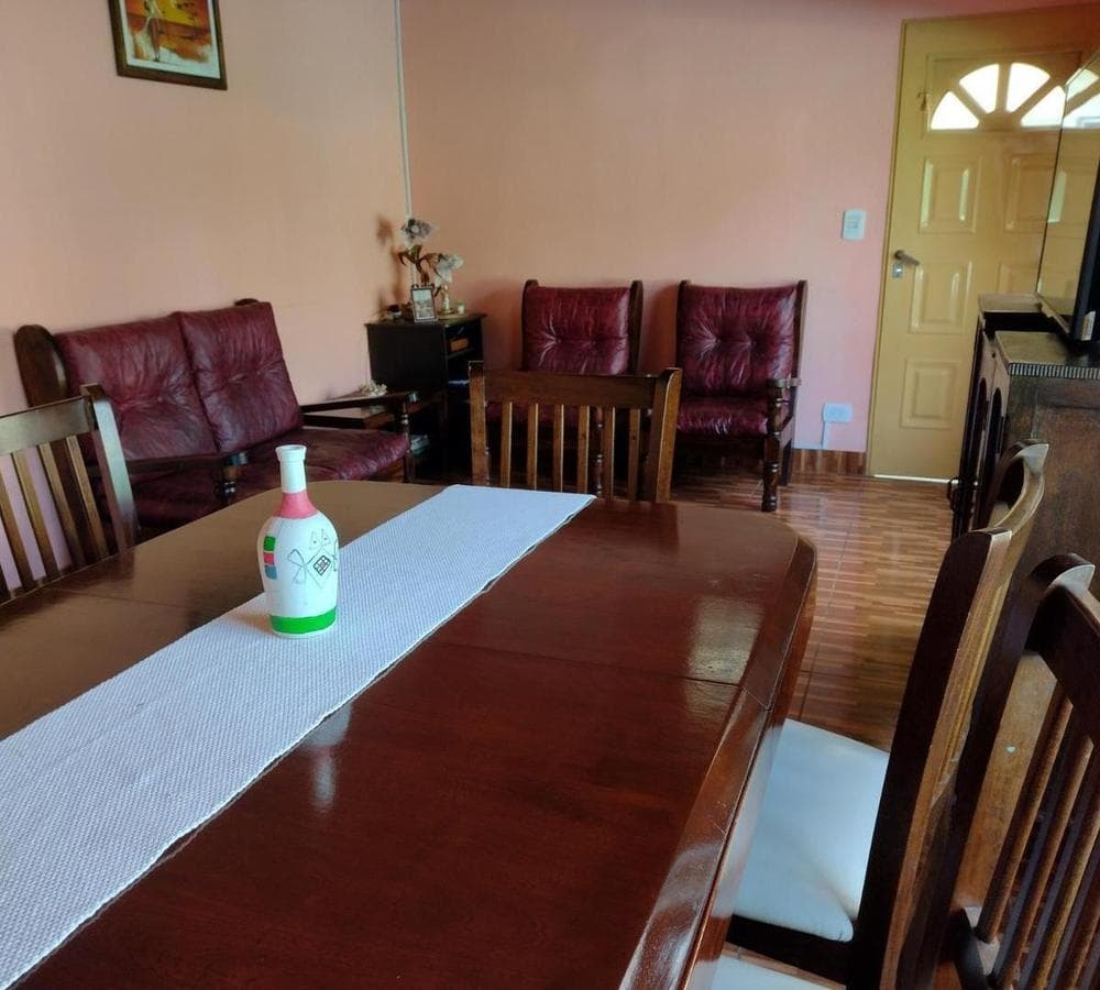 FOR SALE: Country-style house with pool + 3-room apartment