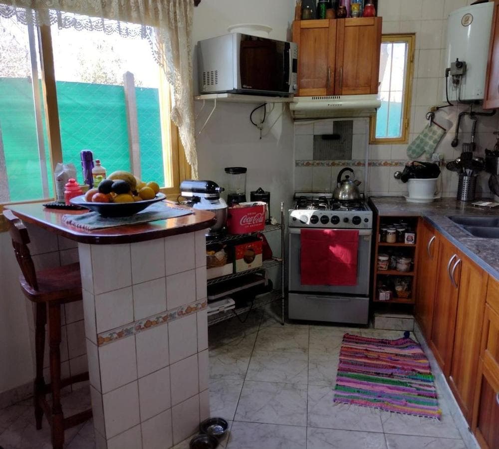 FOR SALE: Country-style house with pool + 3-room apartment