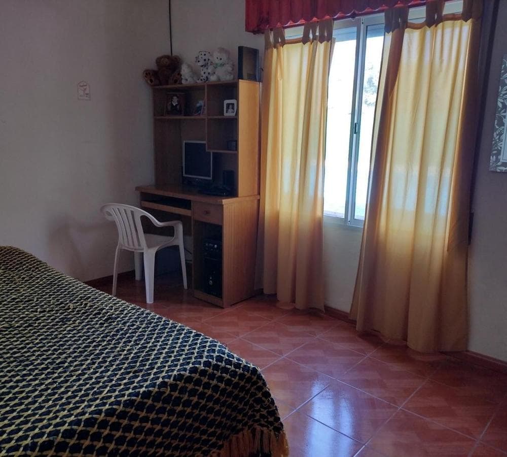 FOR SALE: Country-style house with pool + 3-room apartment