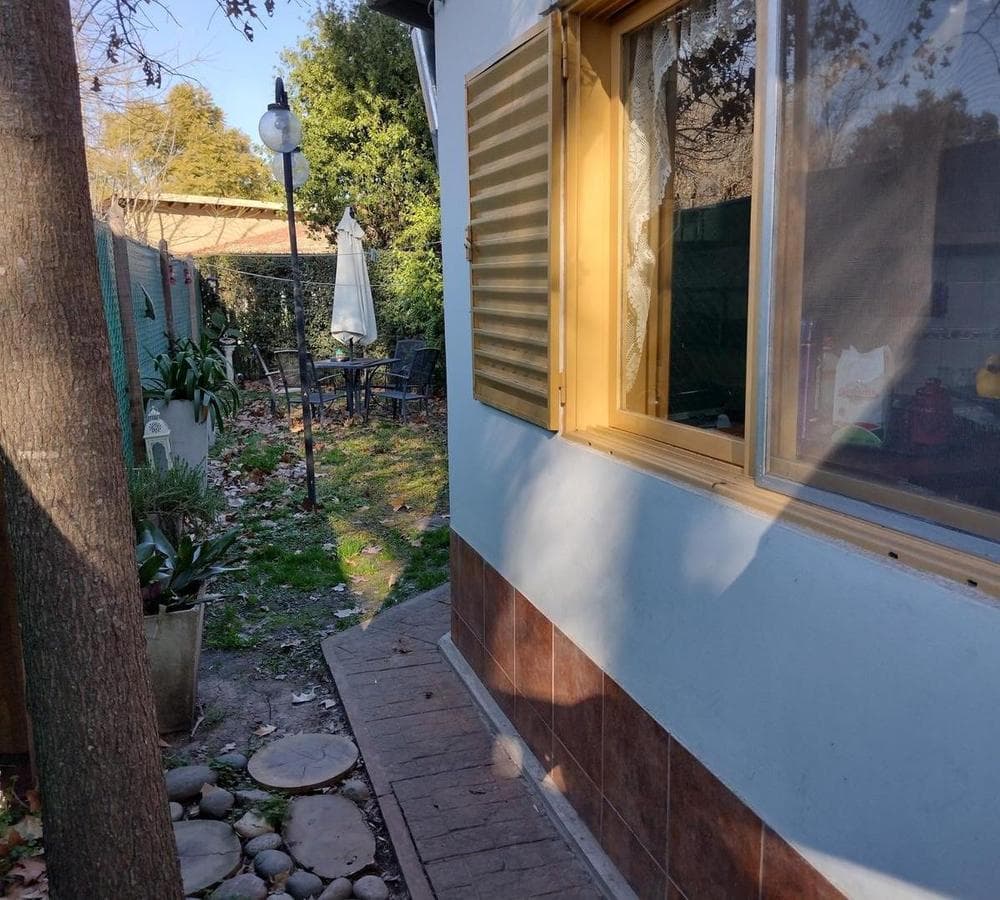 FOR SALE: Country-style house with pool + 3-room apartment