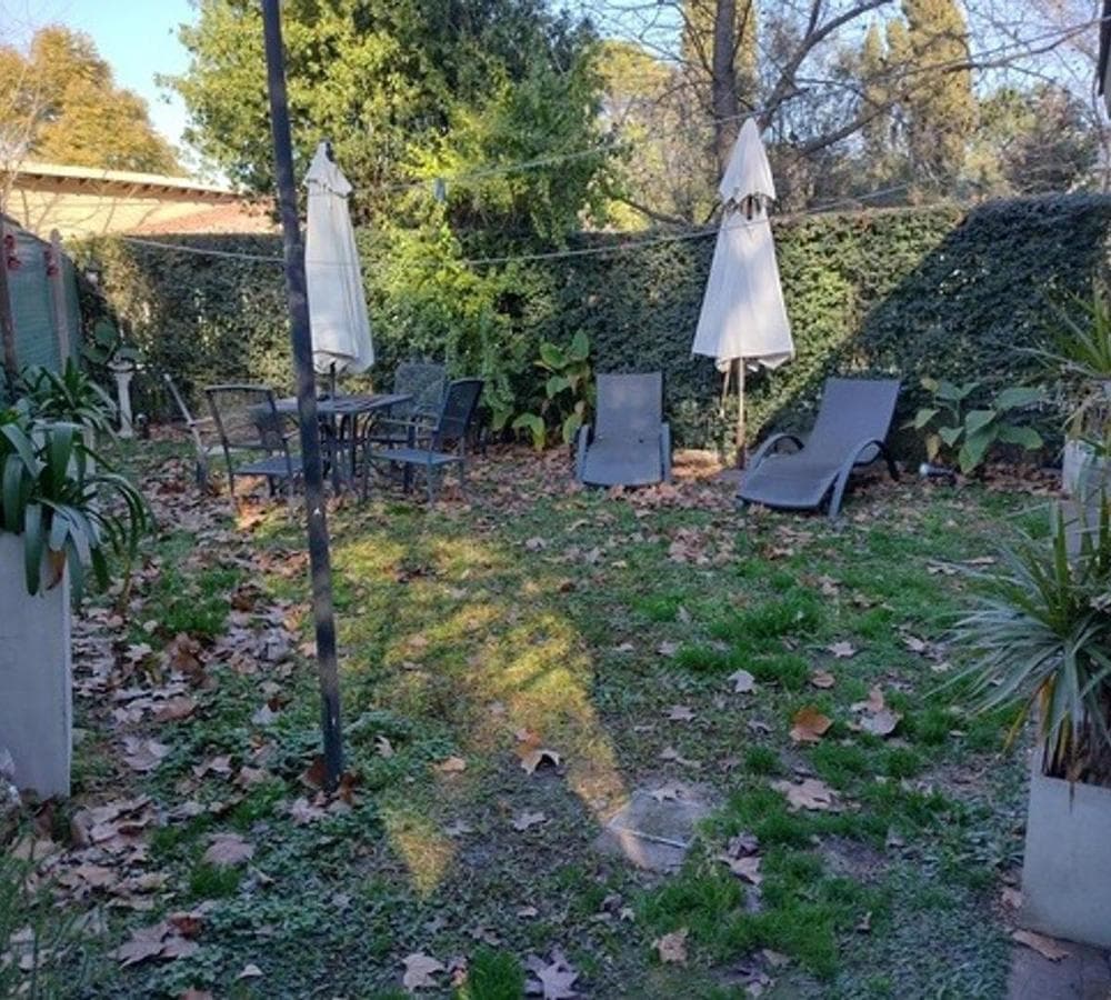 FOR SALE: Country-style house with pool + 3-room apartment