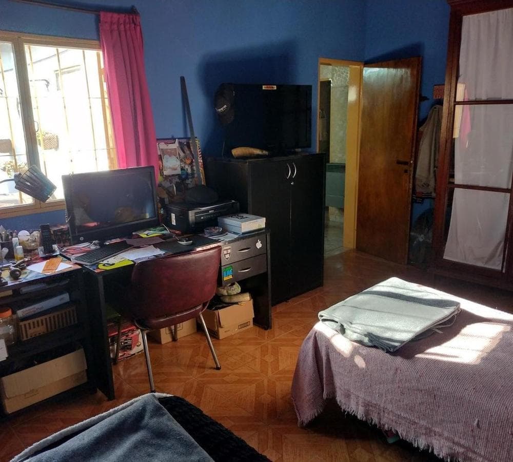 FOR SALE: Country-style house with pool + 3-room apartment
