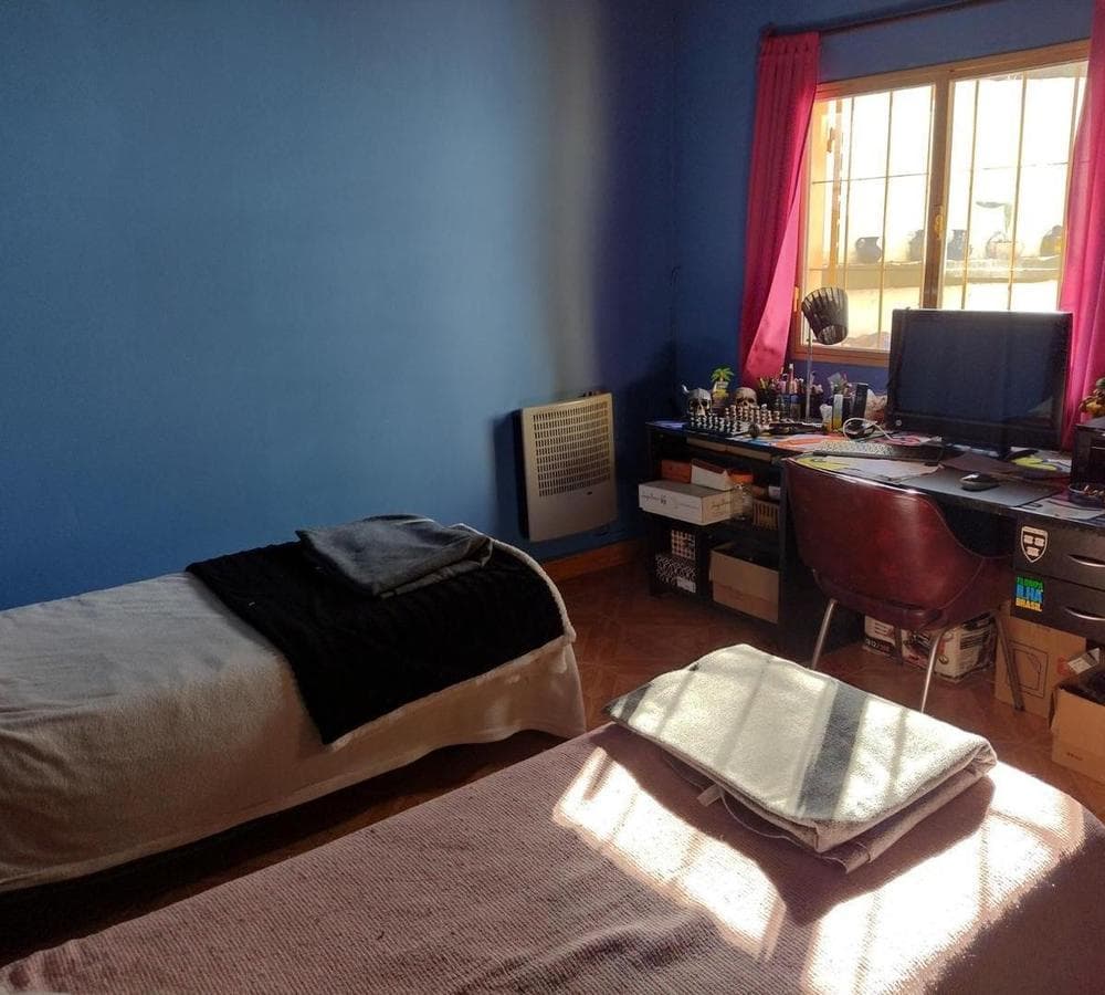 FOR SALE: Country-style house with pool + 3-room apartment