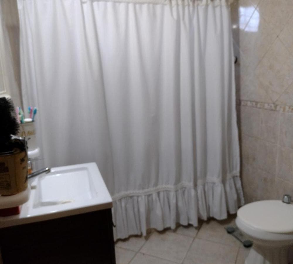 FOR SALE: Country-style house with pool + 3-room apartment