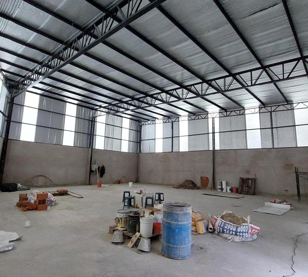 WAREHOUSE IN HURLINGHAM: Used for 3 months, in impeccable condition!