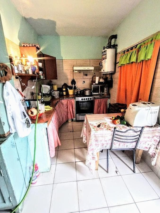 HOUSE IN MORENO NORTE: 5 ROOMS WITH A GARDEN