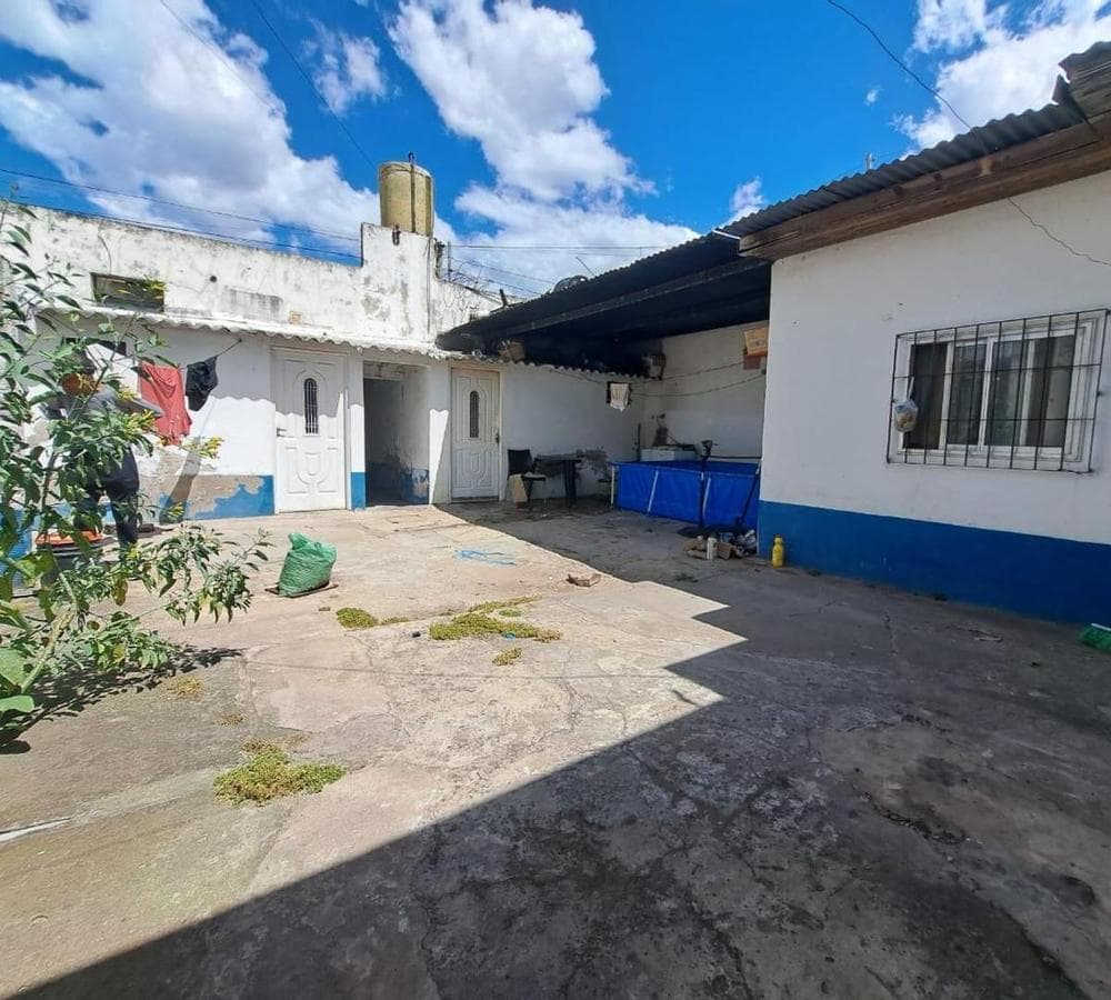 FOR SALE: COMPLEX WITH FIVE FUNCTIONAL UNITS IN A MULTI-FAMILY BUILDING IN MERLO