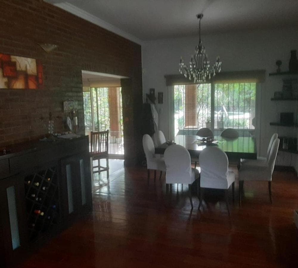 HOUSE IN MORENO, EXCELLENT LOCATION