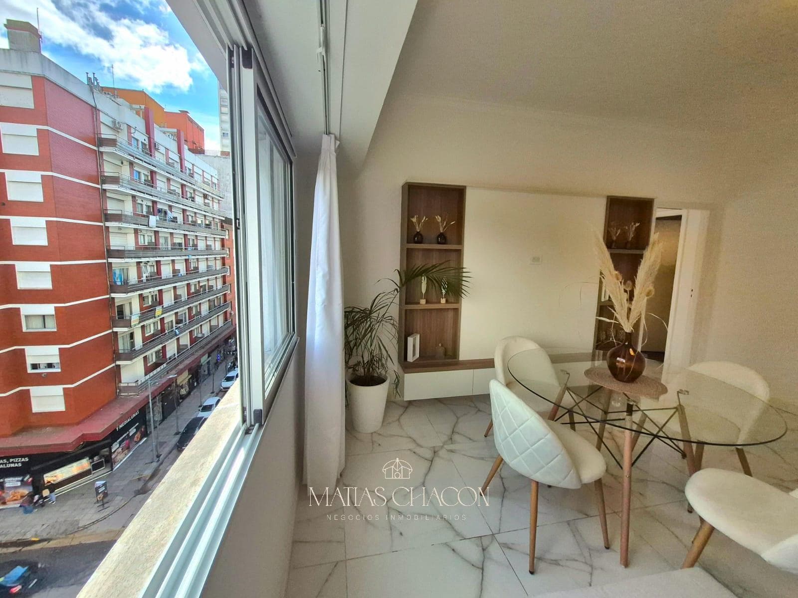 3-room apartment with a desk, just a few meters from the ocean