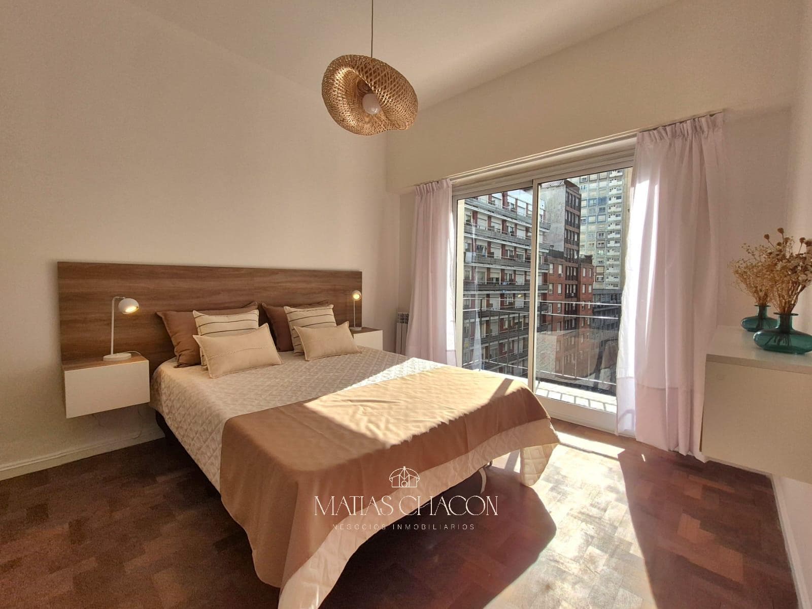 3-room apartment with a desk, just a few meters from the ocean