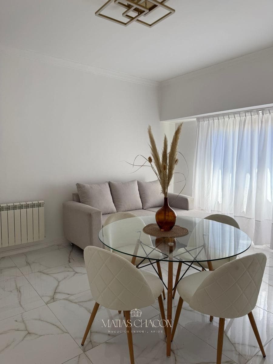 3-room apartment with a desk, just a few meters from the ocean