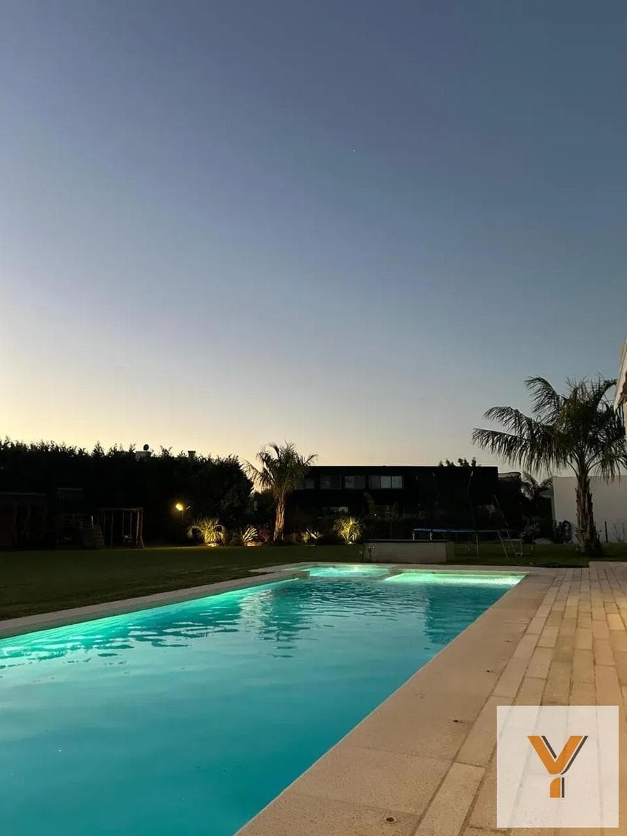 House for Sale - 5 Bedrooms, 6 Bathrooms - 2,200 m² - Ezeiza - Country Valdvez