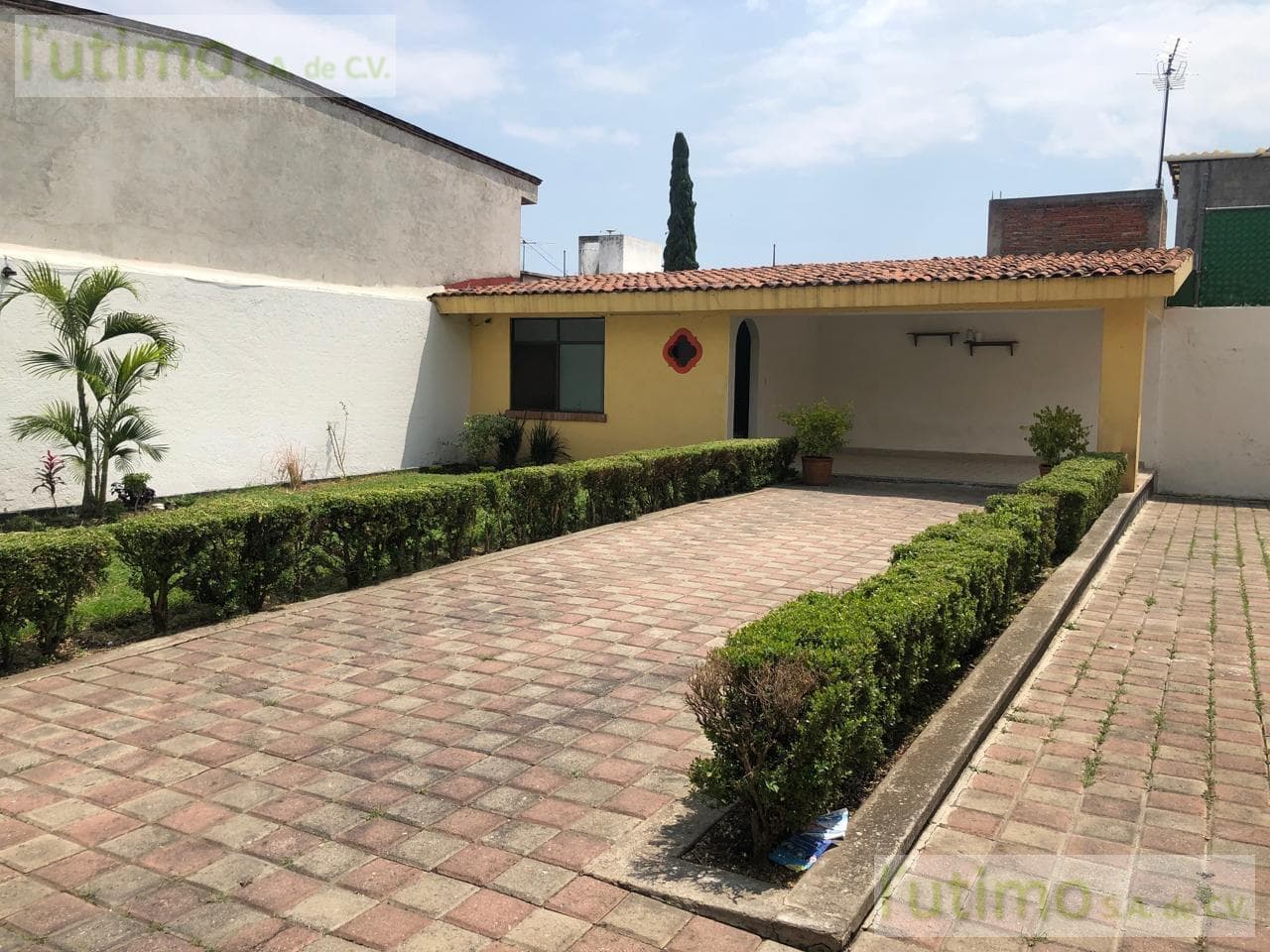 HOUSE NEAR SAMS OR THE LEGISLATURE, CUERNAVACA